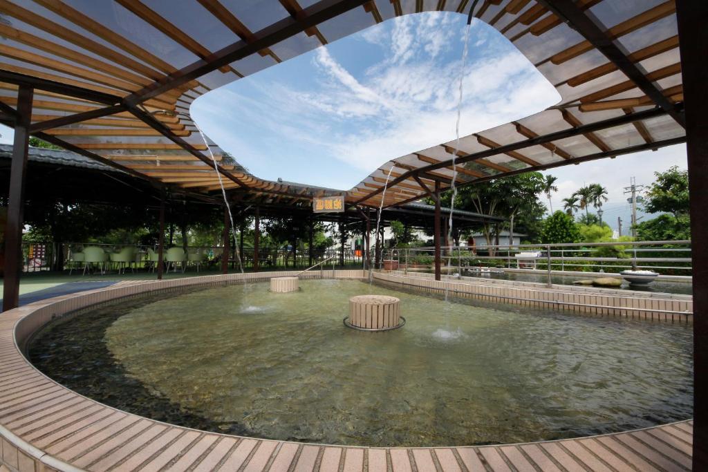 Spring Fountain Hotel Цзяосі Екстер'єр фото
